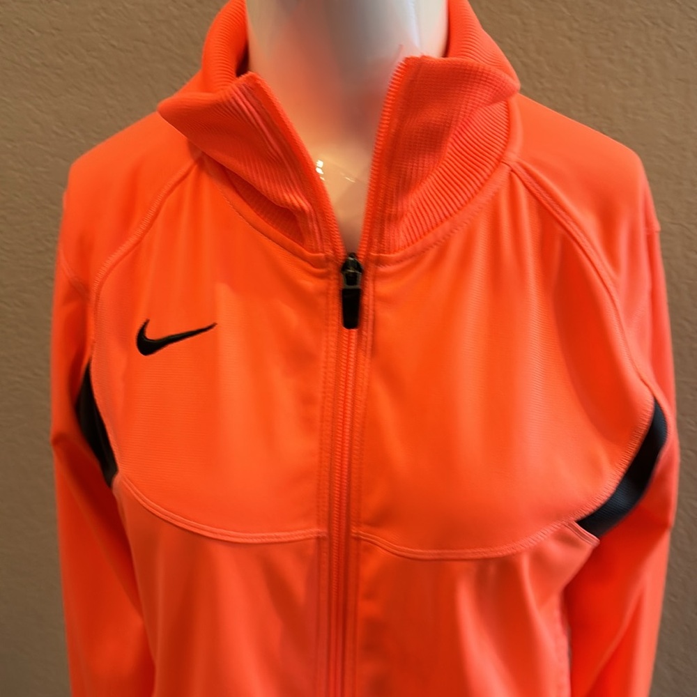Nike women’s full zip size‎ medium - Picture 2 of 5